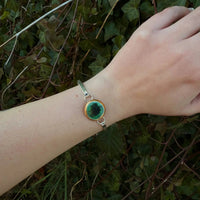 Laguna Verde Bangle – Emerald Glass & Silver - Plated Round Design - SALVESSA