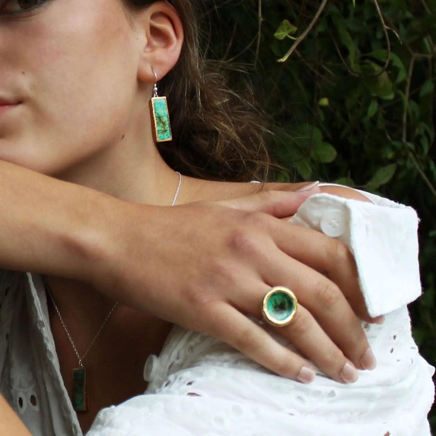 Laguna Verde Ring – Emerald Green Adjustable Round Design - SALVESSA